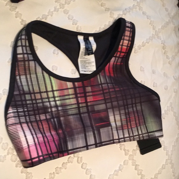 Saucony Other - BNWT Sports Bra
